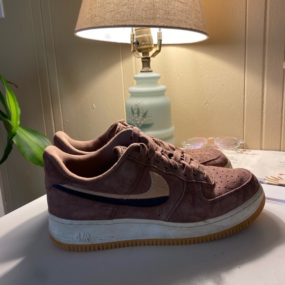 Air Force 1’s - Picture 1 of 6
